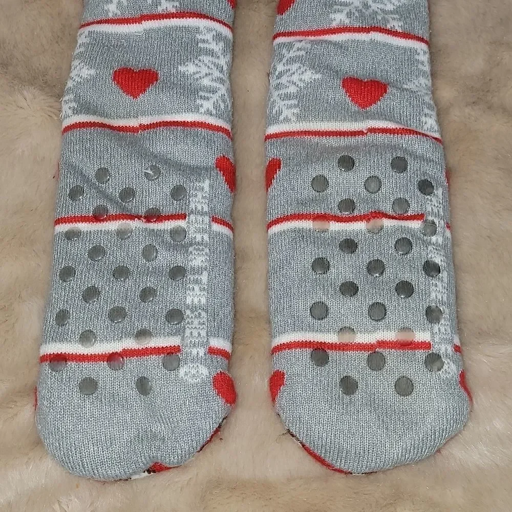 THE ELF ON THE SHELF CHIPPIE SLIPPER SOCKS